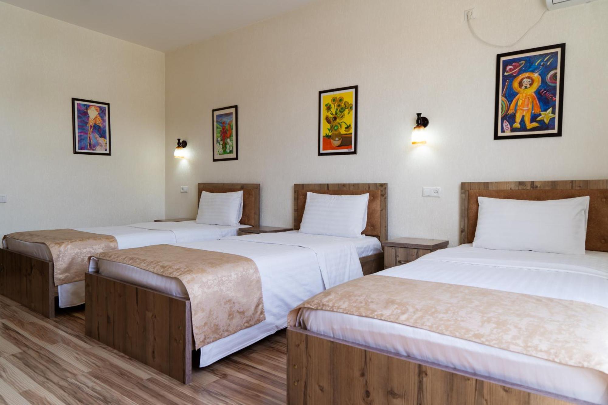 Tourist Inn Hotel Tasjkent Buitenkant foto